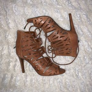 Jessica Simpson Emerita Heels